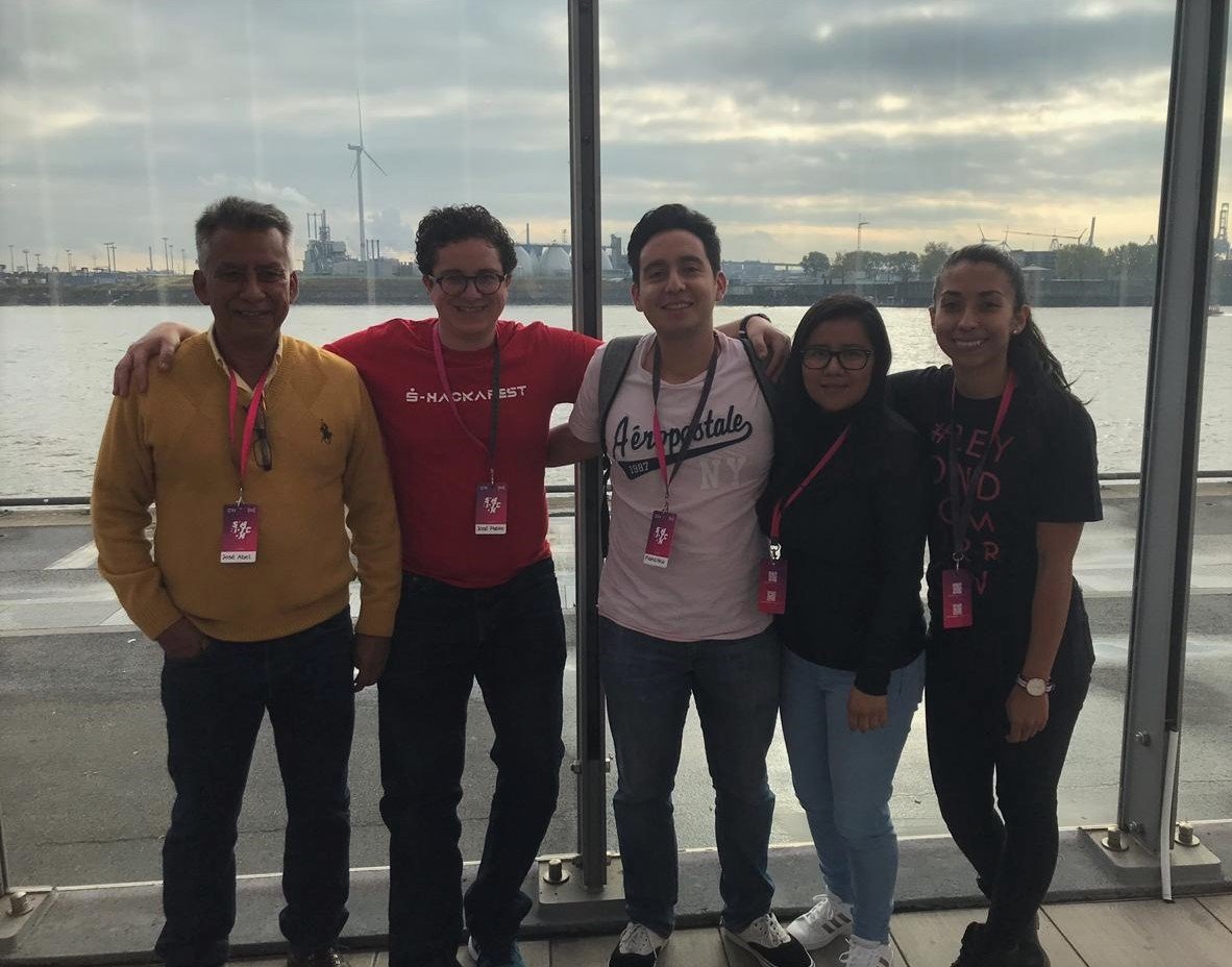 hackafest's tweet photo. ¡Hoy es el último día y el concurso final de nuestro equipo ganador del #Hackafest2019, en el @symbioticon!
¡Apoyemos a nuestro equipo y sigamos su evolución dentro de la competencia!
¡Voten por nuestro equipo Farmlink!
1-peor
10-mejor
https://t.co/KeoEjFua7b
#Noblabla https://t.co/ivWxp3Wdxl