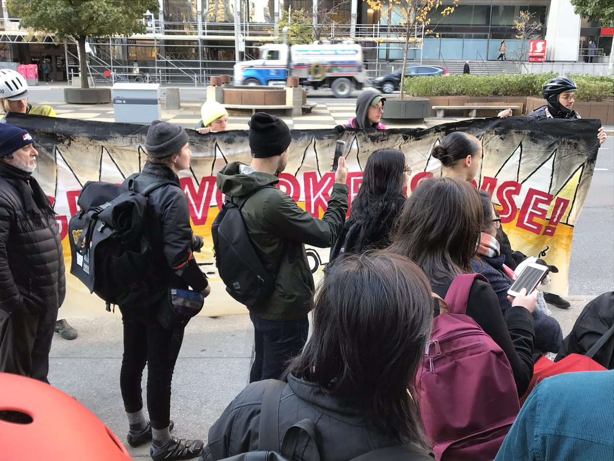 .<a href="/UFCWCanada/">UFCW Canada</a> is organizing Uber drivers! Solidarity with @FoodstersUnited! #UnionStrong #Justice4Couriers #FoodstersUnited #GigWorkersRise #Canlab #15andFairness #ONPoli