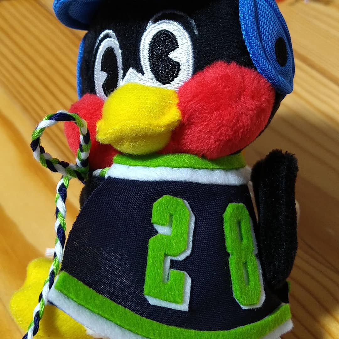 手芸第3弾✨ つば九郎ぬいぐるみ「すわくろう」の可愛い服を作成され