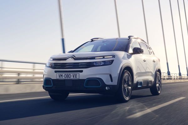 AutoWeek's tweet image. Dít is Citroën's eerste plug-in hybride: de C5 Aircross Hybrid:  autoweek.nl/autonieuws/art…