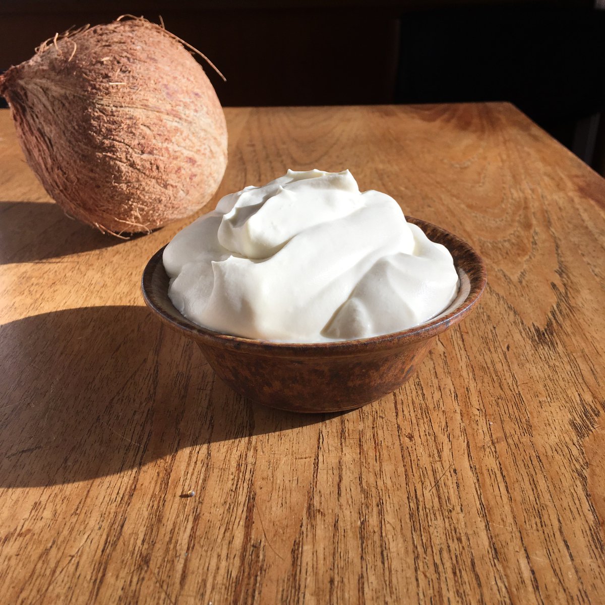 GetGrasso's tweet photo. Have you tried coconut whipped cream? Delicious, light coconut flavor, and no sugar required. Angela Liddon of @ohsheglows says it will change your life and Ohhhhhh was she right. Vegan or not, this is our new favorite way to indulge. https://t.co/uYGBDfS4NB