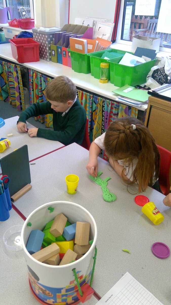 TickfordPark's tweet photo. Amber and Quartz have had a great time today creating sculptures out of different materials! #tp4art #tp4amber #tp4quartz https://t.co/xQ0Yb5dmCs