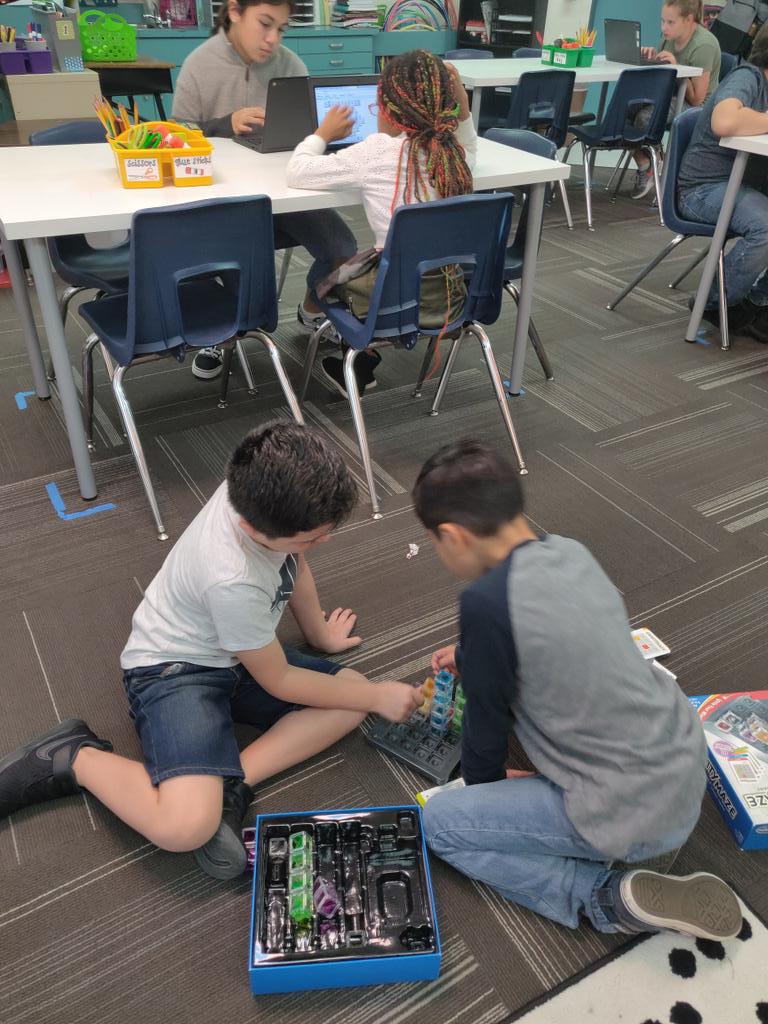 MrsDurham4th's tweet photo. Puzzles &amp; Brainteasers fun during ExploreU - enrichment is fun online OR offline! @OTESchool #OTEExploreU #OTE1you https://t.co/5N6sLR7cDN