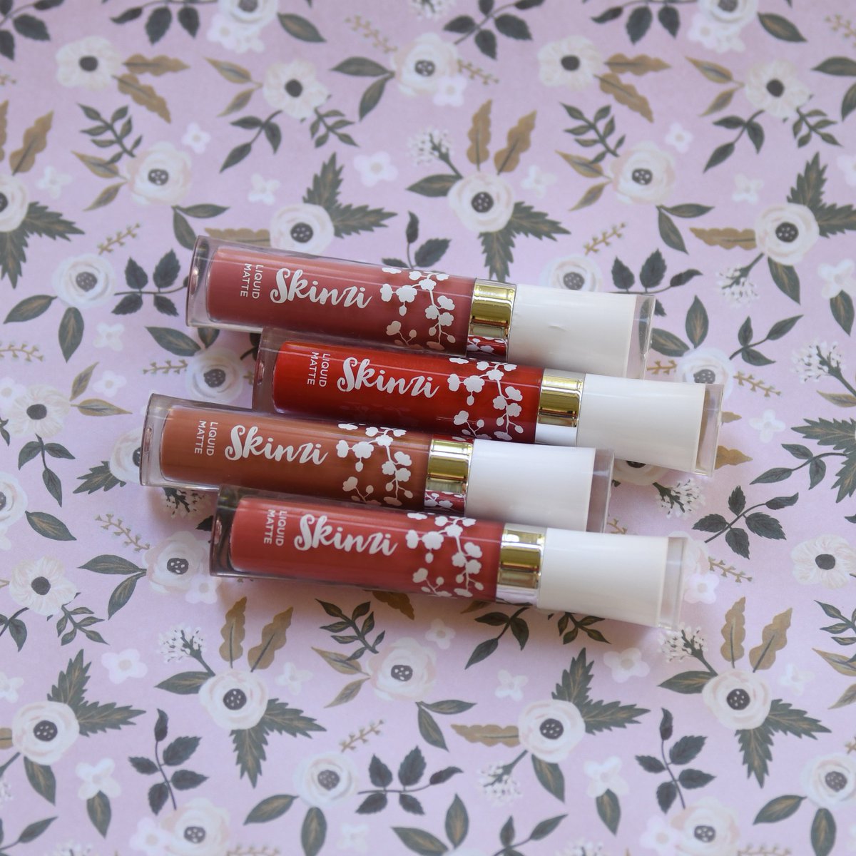 SkinziC's tweet photo. 3 WEEKS UNTIL THANKSGIVING | “Be thankful for what you have; you’ll end up having more. If you concentrate on what you don’t have, you will never, ever have enough.” - Oprah Winfrey
🍂
#skinzi #beunstoppable #notoflakymattes #vegan #crueltyfree #BBlogRT #bblogger #mattelipstick https://t.co/P3MnCTve45