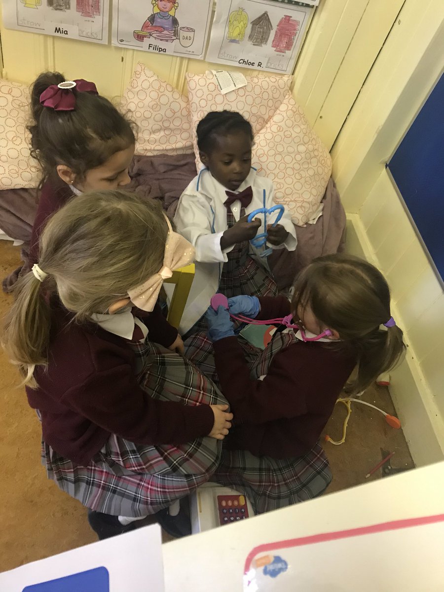 presterenure's tweet photo. Junior infants are learning all about the doctors surgery #Aistear #sociodramaticplay https://t.co/63UKWMZjEX