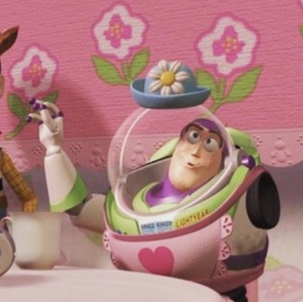 buzz lightyear señora nesbit