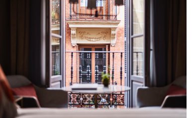 ebxnews's tweet photo. Review: Gran Hotel Inglés, Madrid

“If you listen carefully you can hear the rhythmic feet of the flamenco dancers in Cardamono Tablo Flamenco, facing the hotel, so good its recommended the New York Times.”

https://t.co/vlR6DLckuB https://t.co/LjqqUc0VNC