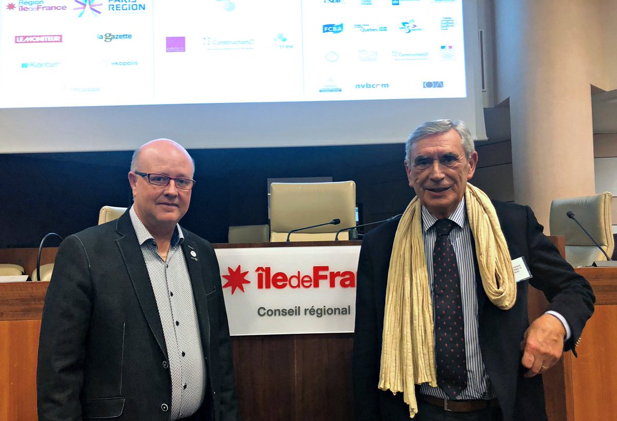 Quebec_FR's tweet photo. Le préfet de la @regionsources, Hugues Grimard, explique comment la coopération décentralisée avec les régions de France, dont @iledefrance, a permis l’émergence de la construction biosourcée et la réduction des #GES sur son territoire.
#FFQCD #B3ConferenceParis https://t.co/wZCXvXOPBq
