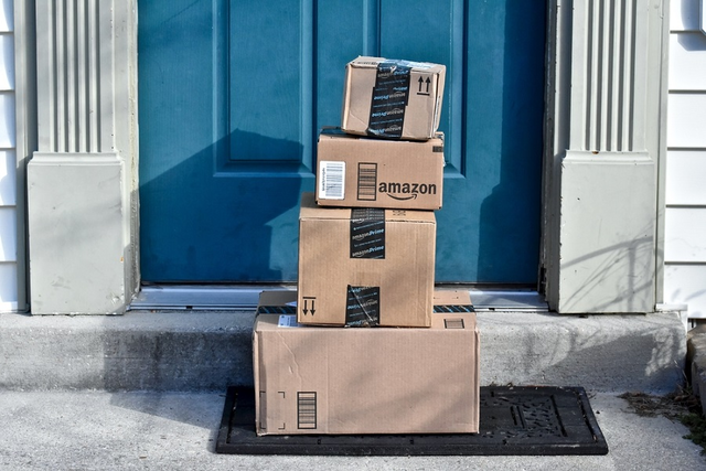 TradeTime_'s tweet photo. #Amazon has experienced its first earnings reduction since 2017.  The company’s spending on initiatives such as 1-day delivery has taken its toll on the 3rd quarter’s profits.  It sent the company’s stocks down by 7% upon the initial announcement.
https://t.co/7wZ63gaH47 https://t.co/jqj3Oh2WHR