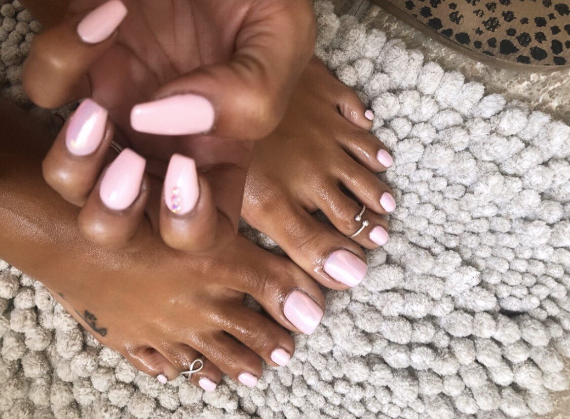1ToniDeLane's tweet photo. #FreshNails #NewPediAlert #NewPediDebut #pedicure #manicure #gelpolish #unicorn #toes #footfetish #ebonyfootfetish #footmodel https://t.co/mW2WeS1JSa