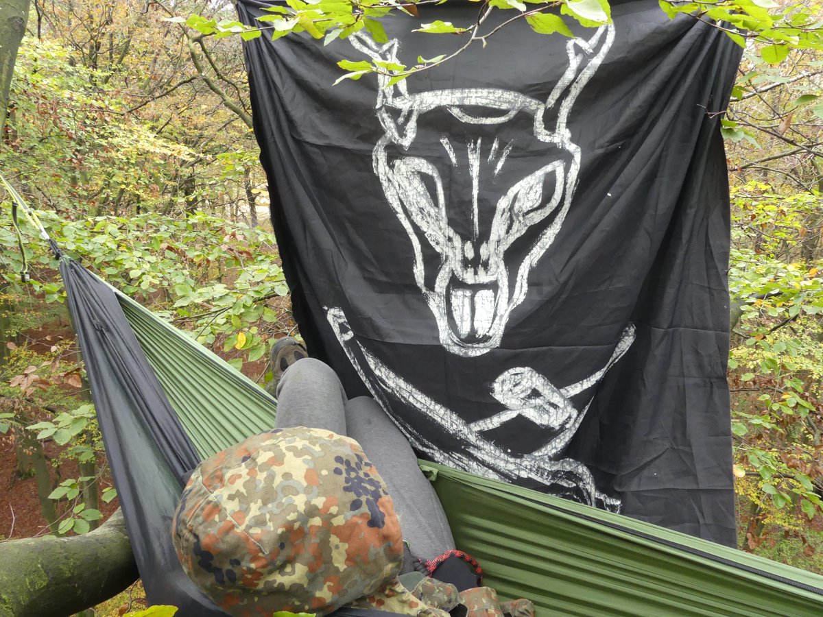 Tag X + 1 Jahr. Der #TreburerWald ist wieder besetzt! Wir lassen uns nicht vertreiben. Respect existence or expect resistance! #TreburBleibt
#OneStruggleOneFight
#HambiBleibt
#OsterholzBleibt
#DanniBleibt
#VoelliBleibt
#AlteEicheBleibt
#Riseup4Rojava