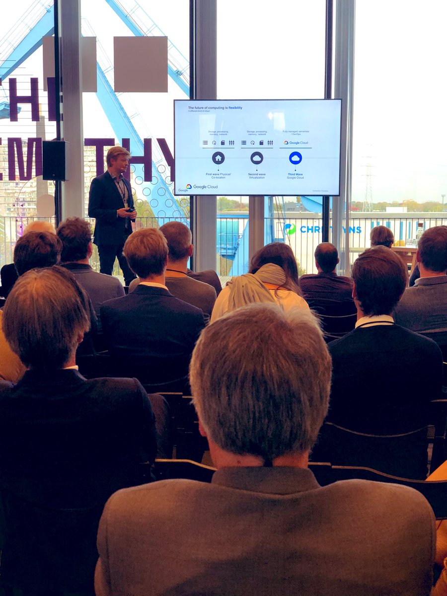 JonathanDeMoor's tweet photo. .@GCPcloud present at #ShiftITP19. Great talk from @FlorenStijn 👏 #cloud #cloudcomputing https://t.co/o1T8dF1Y0g