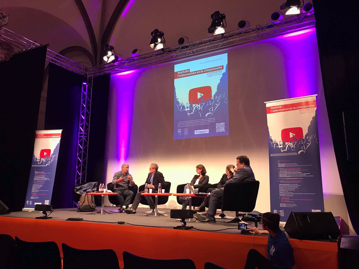 RsInfocom's tweet image. Lundi, le DUT Infocom était à la conférence sur « Youtube : l’information et la citoyenneté » pour le forum mondial de la démocratie..
Emilien, étudiant du DUT et Youtubeur a pu participer au débat en troisième partie de journée!