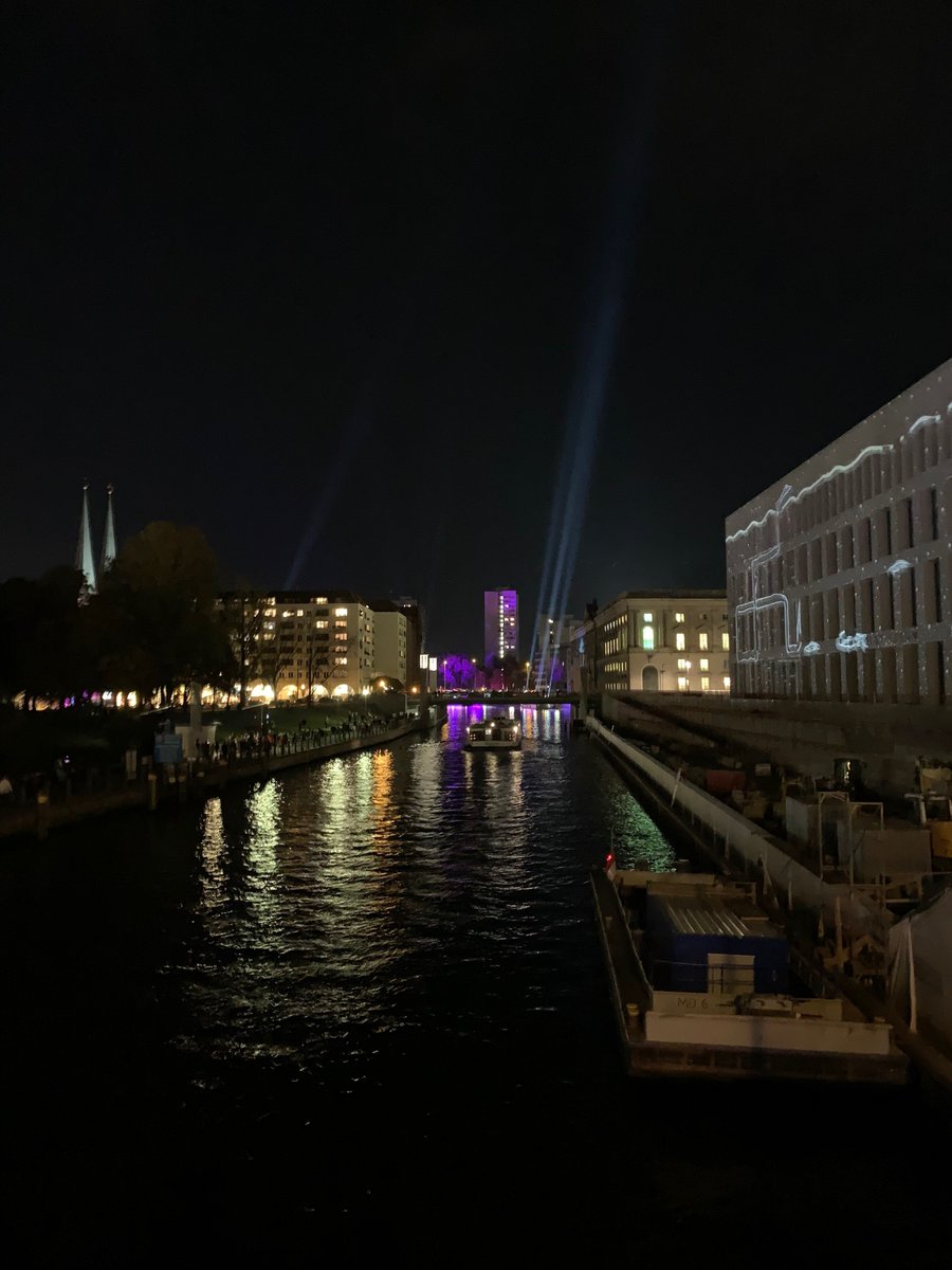 Freebie_box's tweet image. Einige Eindrücke von der Entrepreneurship Summit 2019 und Berlin. War ein tolles Event mit vielen spannenden Persönlichkeiten 😊 #freebiebox #einhorn #entrepreneurshipsummit2019 #entrepreneurshipsummit #berlin #wien #moritzlechner