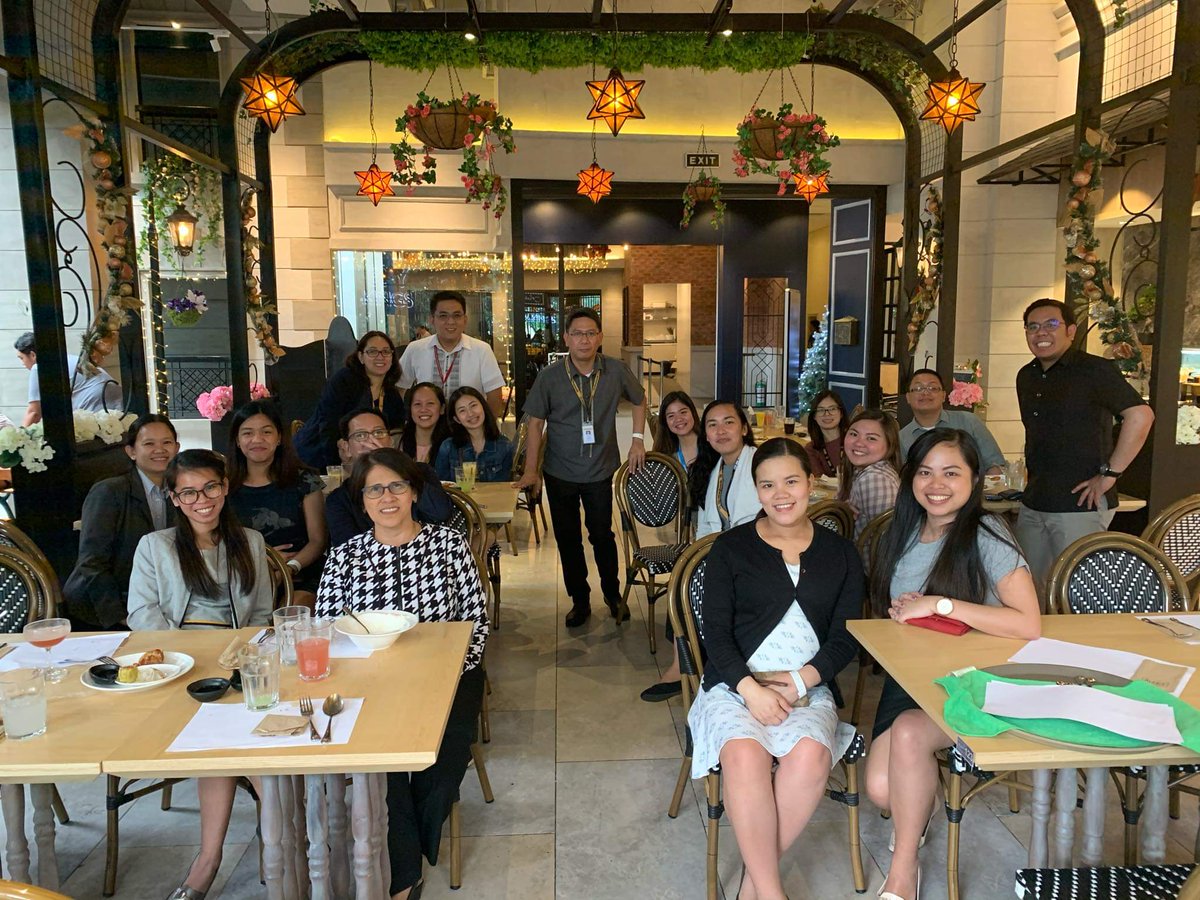 n0rmanfl0r's tweet photo. #TeamAccounting 😜
#TeamMAS 🙄😂
#MaybankPH 😘 https://t.co/ZpGaoR7g3x