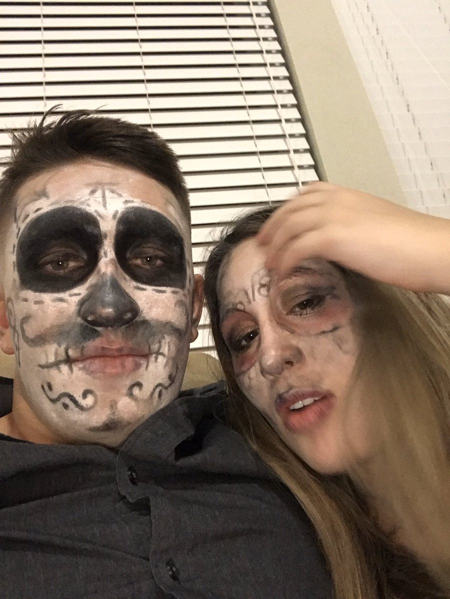 johnschueler29's tweet photo. Before &amp; after the tequila and the drunk make out sesh #LateHalloweenPost😛 https://t.co/tNj8iHcm2M