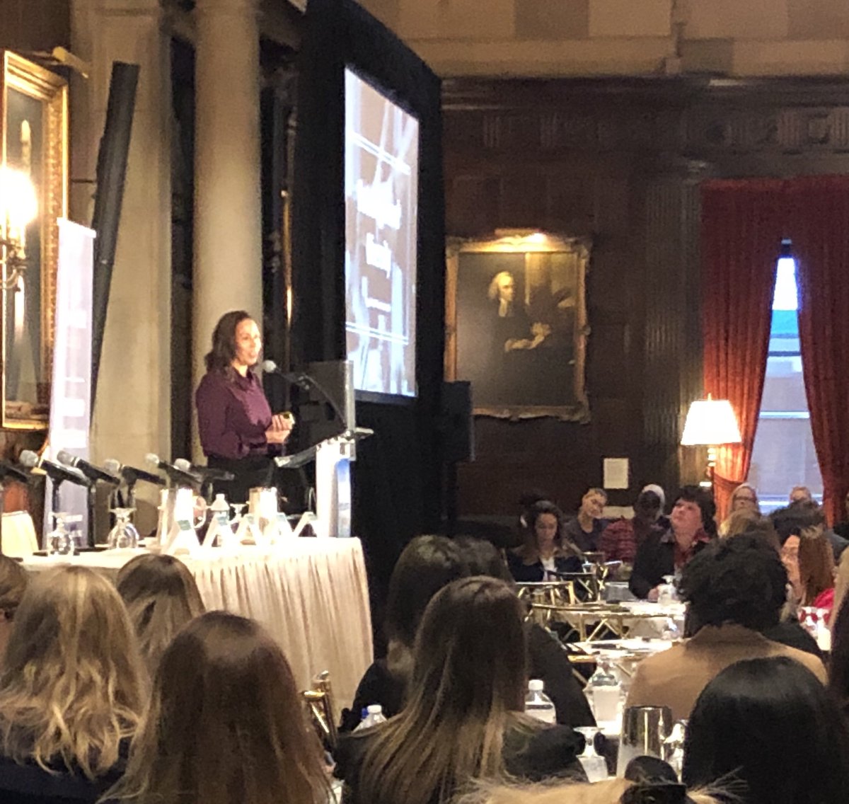 HuntScanlon's tweet photo. With an introduction by Katie Bouton, founder & CEO of @KoyaPartners, Peggy Marie Alford, SVP core markets at PayPal takes the stage to explore why every company needs to cultivate a culture of inclusiveness. #NextGenConf #nextgenleaders @PayPal https://t.co/nVDaS5ow8n