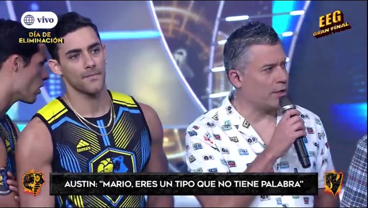 MissMalefica17's tweet photo. Austin no te dejes envenenar al oído por favor no cambies y no te vuelvas como esa gente a tus espaldas. Tú eres un buen chico no un cuchillero doble cara. @AustinPalao sigue peleando por volver a ser ❤️💚 https://t.co/JUrTjdVFao
