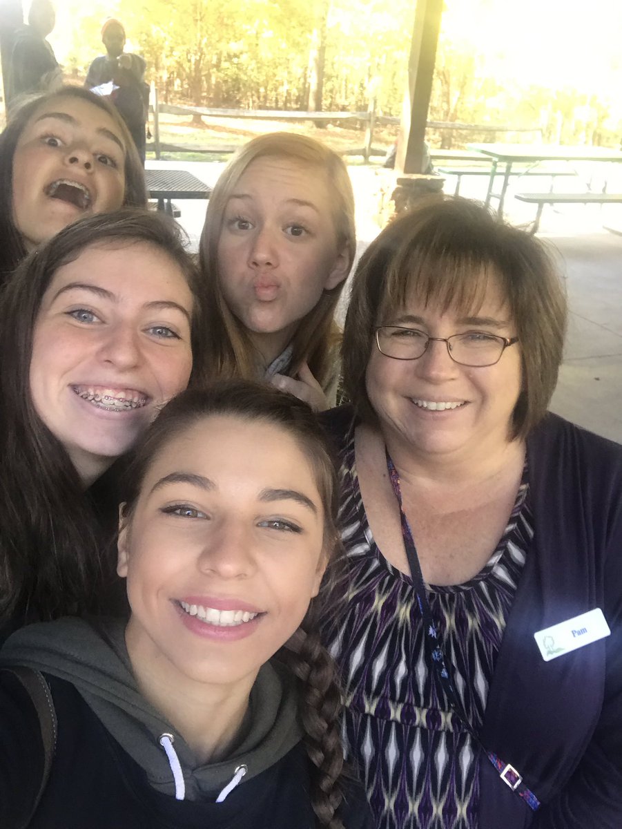 sssstuco's tweet photo. Selfie with Pam!! #ascgreenway @ASCGreenway #getyourselfieoutside https://t.co/fBzGM7B0jy