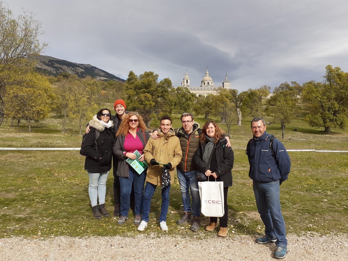 IGeociencias's tweet photo. @Fisicas_UCM @CEIGRAM @CKJ_Madrid @CSICdivulga @otri_ucm @CrisVegas07 @PNGuadarrama @aquienlasierra @otri_upm @realessitios @CIEMAT_Moncloa @aquilatierratve Termina la excursión a las estaciones de la red #GumNet del Bosque de la Herrería de #SemanaDeLaCiencia. Los profesionales que trabajan en la red mostraron los instrumentos y explicaron la investigación que se lleva a cabo con los datos de atmósfera y de subsuelo que se recogen. https://t.co/zxHi9IIU8l