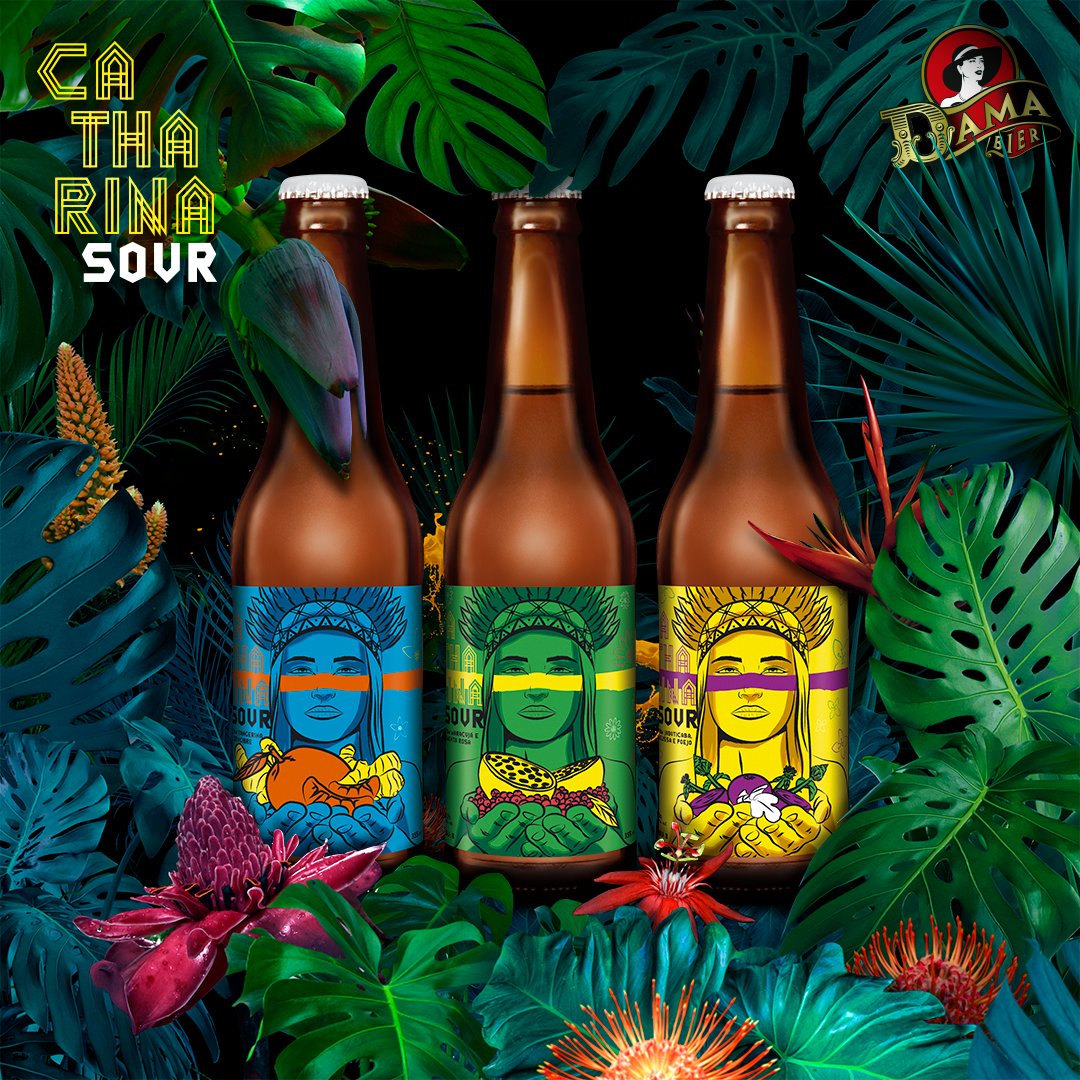 damabier's tweet photo. As long necks das Catharina Sour já estão disponíveis!!
São três refrescantes variedades: 🍊Tangerina com gengibre, 🌶️Maracujá com Pimenta Rosa e 🌿Jabuticaba com chás de Melissa e Poejo
Qual delas você ficou a fim de experimentar?
#DamaBier #CatharinaSour https://t.co/4PVLDIwE8Y