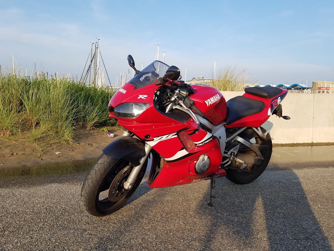 Gisteren is mijn motor gestolen! Hij stond in een afgesloten parkeergarage in IJburg, bij het Theo van Goghpark. Het is een rode Yamaha R6, modeljaar 2001. Kenteken MD-NZ-46. Standaard uitlaat.
Graag delen! Wie weet meer?