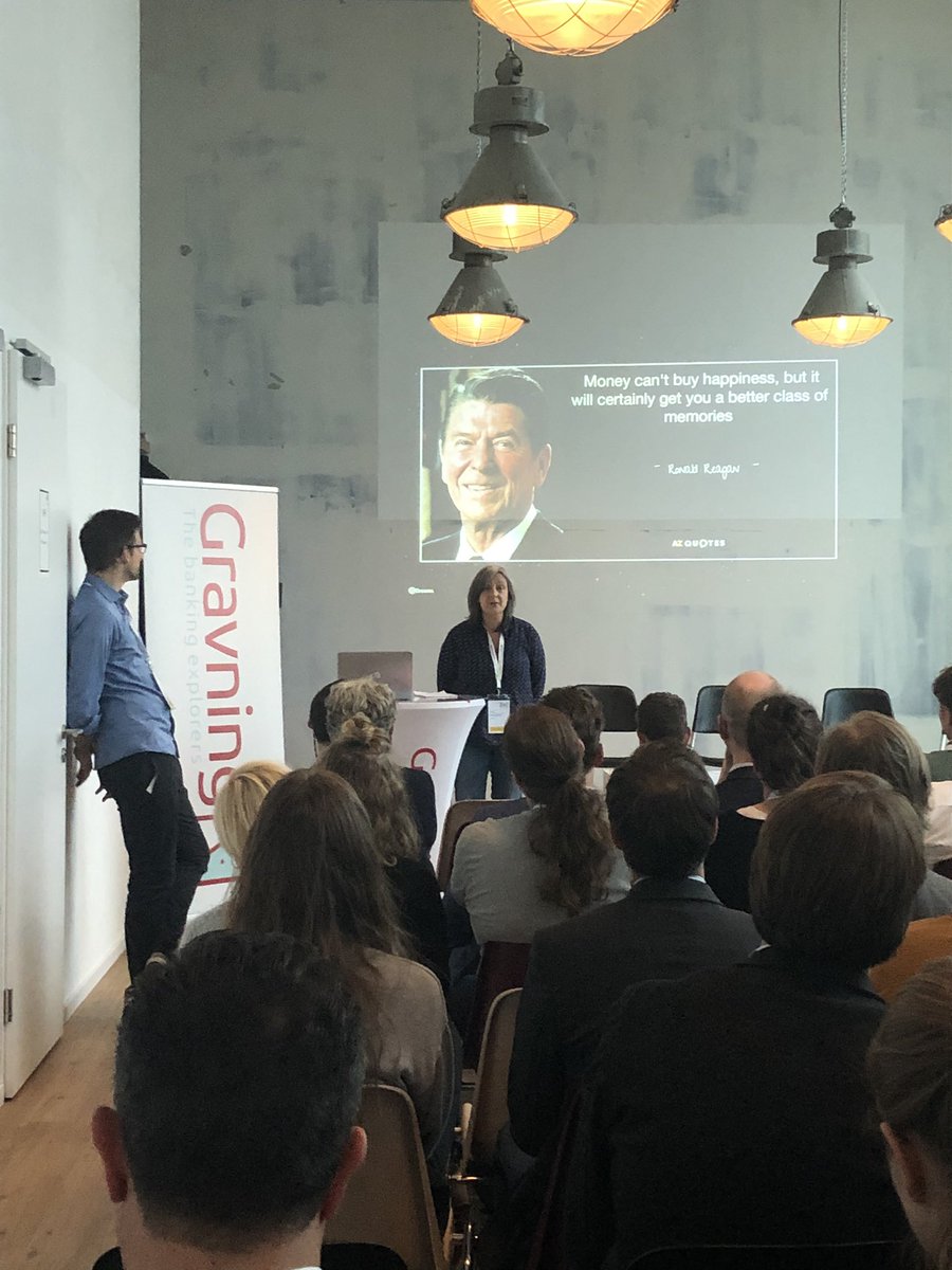 GravningE's tweet photo. Second pitch of the day Lidia from @Dreams_app #fintech #savings #fwhh19 https://t.co/fgD7OdMgUb