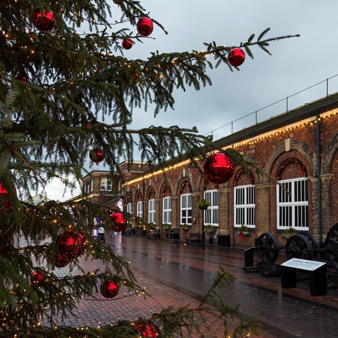 visit_swindon's tweet photo. Christmas at Swindon Designer Outlet is coming 9th November 2019. 🎄

Embrace the magic of Christmas with Swindon Designer Outlet. 

Full details at https://t.co/xuRhexK2um

#swindondesigneroutlet #McArthurglenswindon https://t.co/gvrJcCSAQH