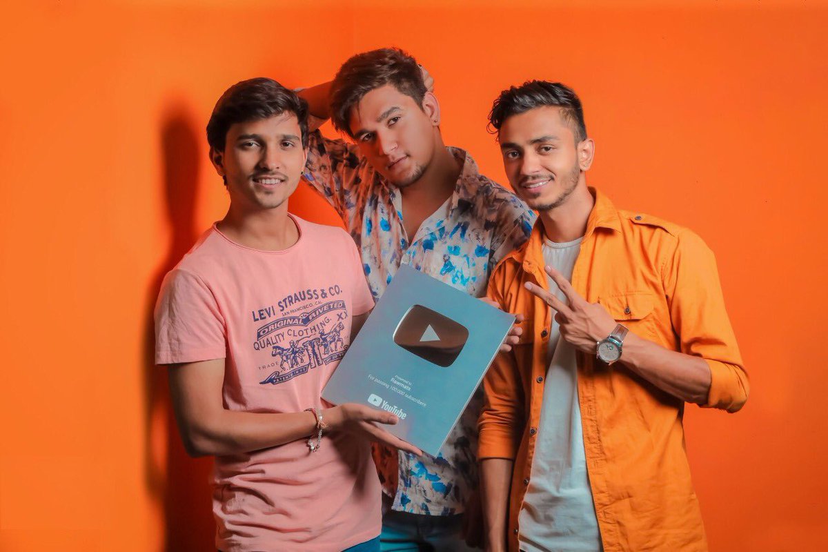 MyQyuki's tweet photo. Here’s to reaching 100K subscribers of #RawTeam 👏🏻. Congratulations and keep growing @WeAreRawmats.
#SilverPlayButton #MyQyuki #QyukiStars https://t.co/TbLHUbH0qG