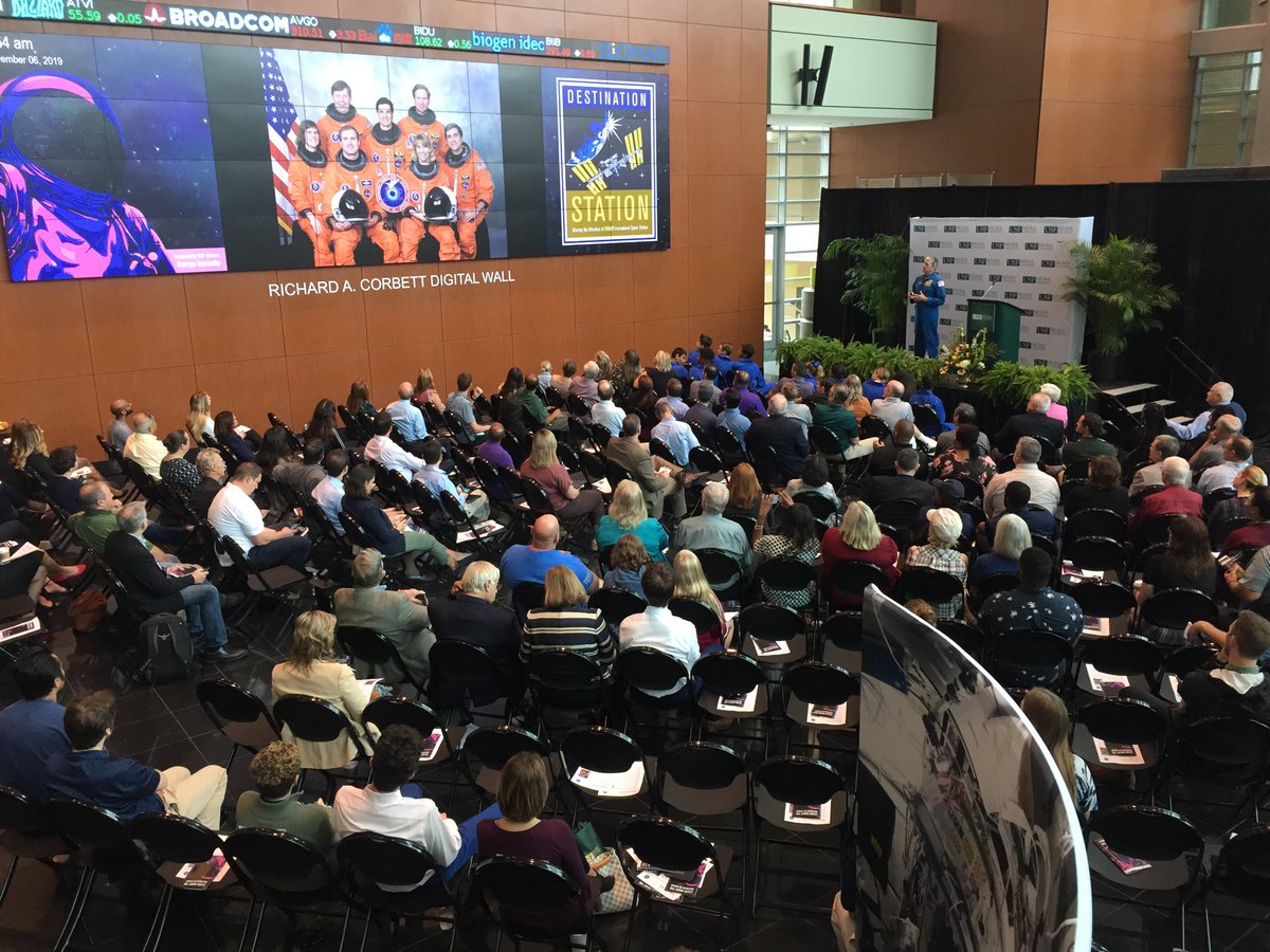 USFMuma's tweet photo. Now, ⁦@astro_DonThomas⁩ talks about the cool folks on his first space shuttle flights. His first flight was at age 39. #usfds https://t.co/001PIsOa0E