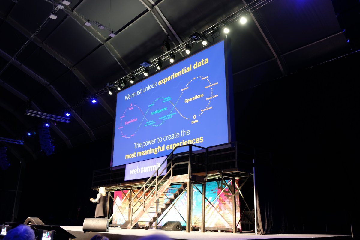 gaetanrobine's tweet photo. "La différenciation va bien au-delà des fonctionnalités, des produits et des services que la marque offre, il s'agit de toucher les âmes, les cœurs et les émotions" @aliciatillman @SAP #WebSummit #PandaConf #Marketing #CX #Customer #Experience @mc2igroupe https://t.co/4EozbX0D6U https://t.co/uE1HejURXr