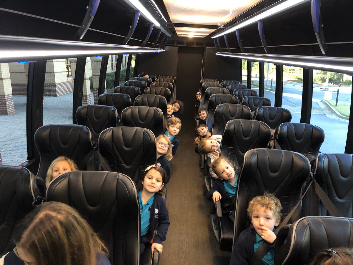 drifdavis's tweet image. Field trip to the Art Barn! #davisme