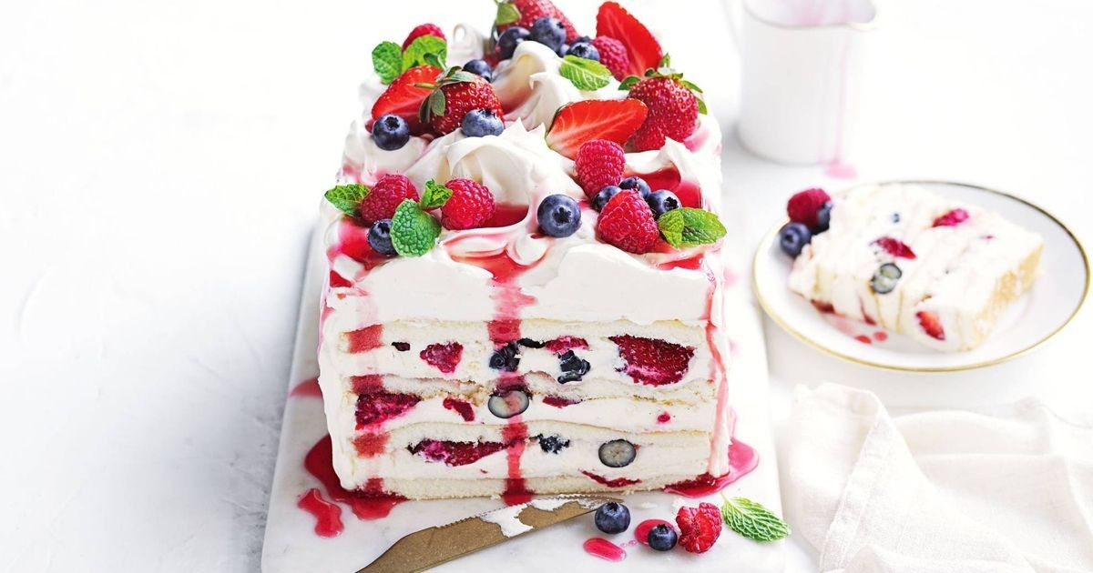 Boozy_Foodie's tweet photo. Oeee! Another #BakingWithBooze recipe I must try! Mixed berry Pimm’s cake by https://t.co/DFaWErEtdF
What a delicious summer treat! #PIMMsNo1 #Pimms
https://t.co/Ee0HkVB36L https://t.co/LEufZhjyLq