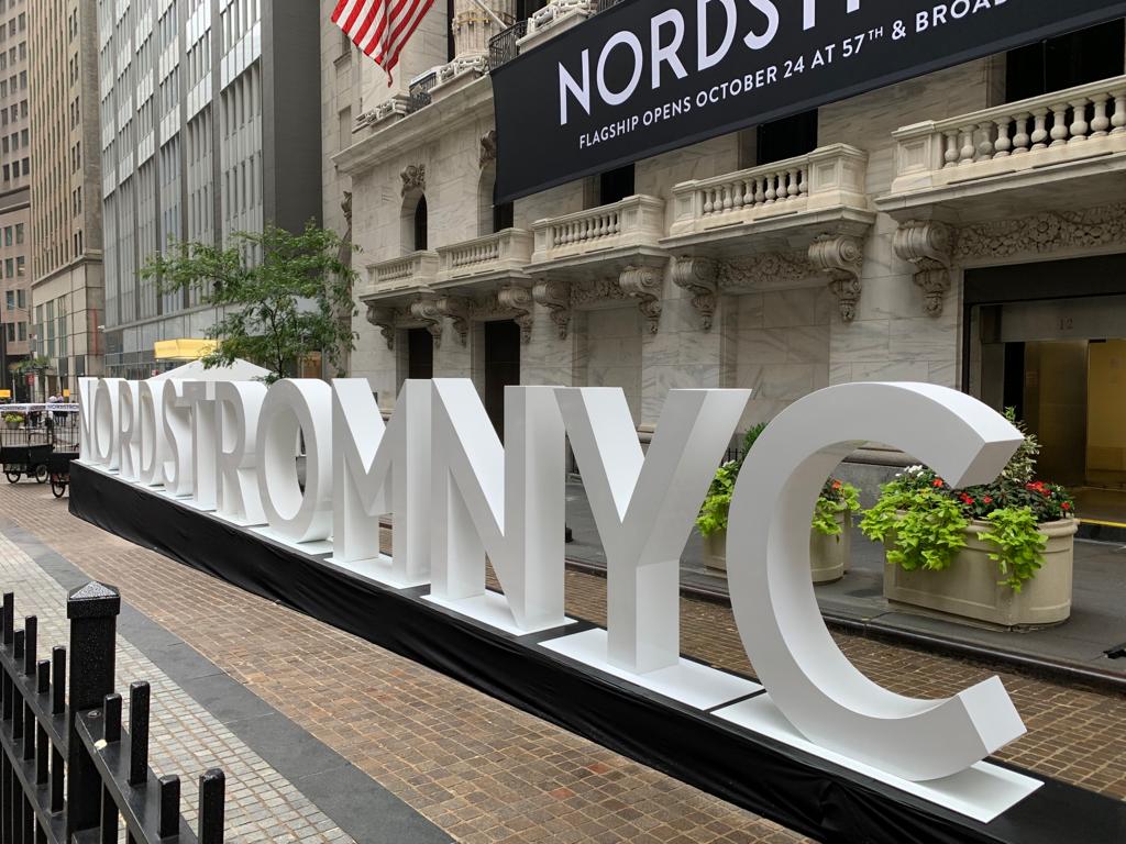 VisualCiti's tweet photo. Nordstrom NYC Grand Opening Event:
3D Oversized letters- NYSE &amp; Block Party Event
.
.
.
#visualciti #visualsoflife #visualmerchandising #merchandising #storedesign #visualprops #signage #3D #custom #Nordstrom #Nordstromnyc #nyc #windowdisplay #windowswear https://t.co/3ZiPxi7BBR