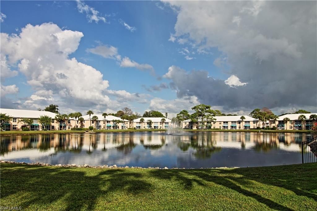 GabrieleVretta's tweet photo. Pavilion Club Naples
Stunning end unit, offered TURNKEY. The Pavilion Club is a private, gated community close to Mercato, The Pavilion and just minutes to the sparkling Gulf beaches. Contact me for more details.
#justlisted #condoforsale #beachcondo #turnkey #floridahome https://t.co/EtgNCvsB98