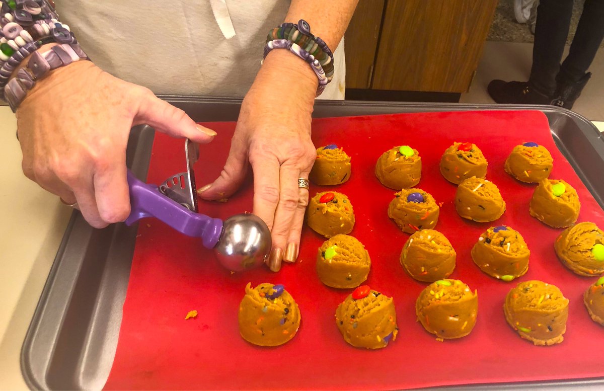 WCSDEmpowers's tweet photo. Ms. Cronin's Baking and Pastry students @johnjayseniorhs have been baking Halloween treats to share throughout the @WCSDEmpowers community. Thanks for the treats! #teamwcsd https://t.co/uvJxwcvjCs