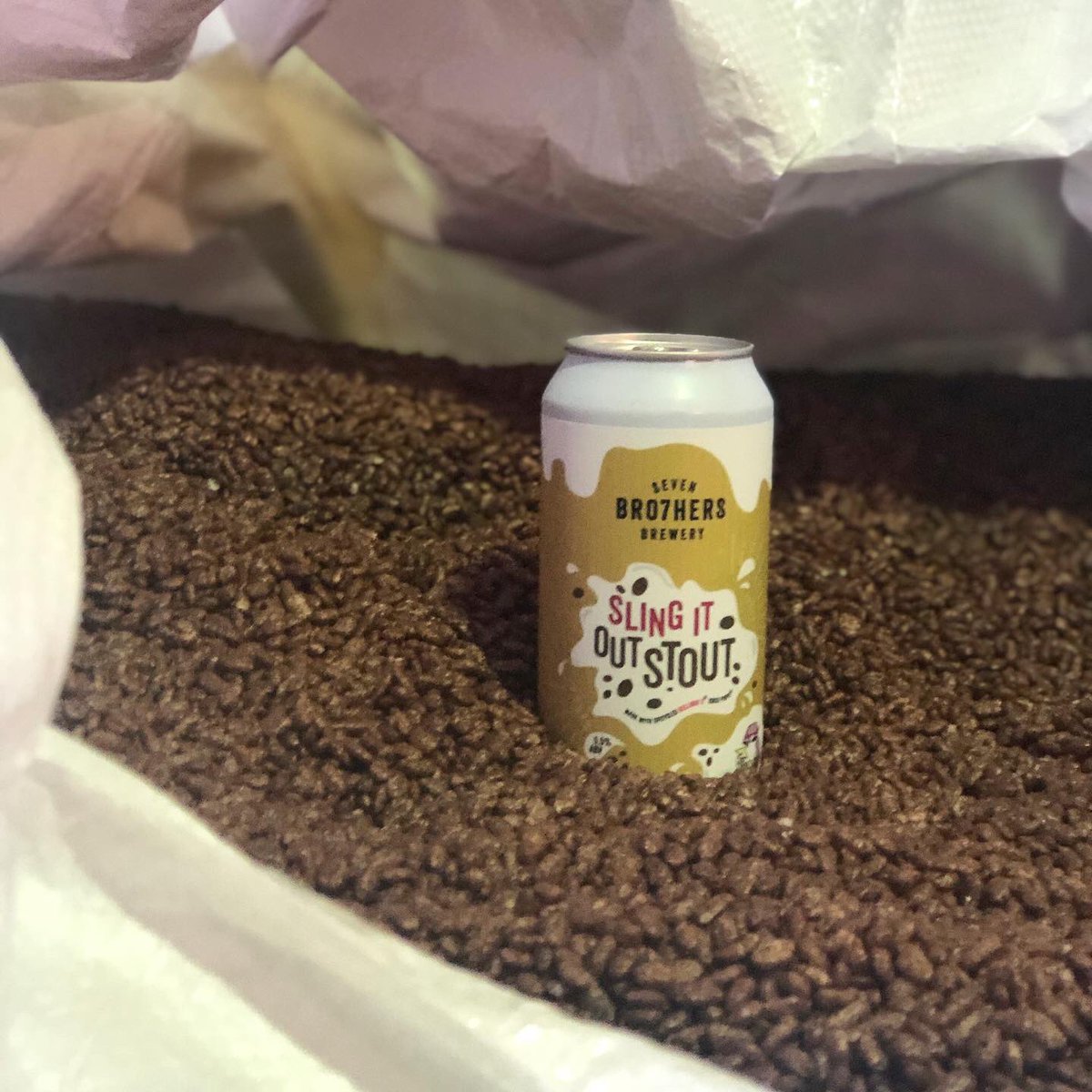 SEVENBRO7HERS's tweet photo. Get the spoons and milk! 🥄 
We love a  @KelloggsUK #cocopop delivery day 🧡

https://t.co/lsazMsD0CA

#cocopopstout #upcycle #sustainability #sevenbro7hers #cerealbeer https://t.co/Ew6nWCeA9T