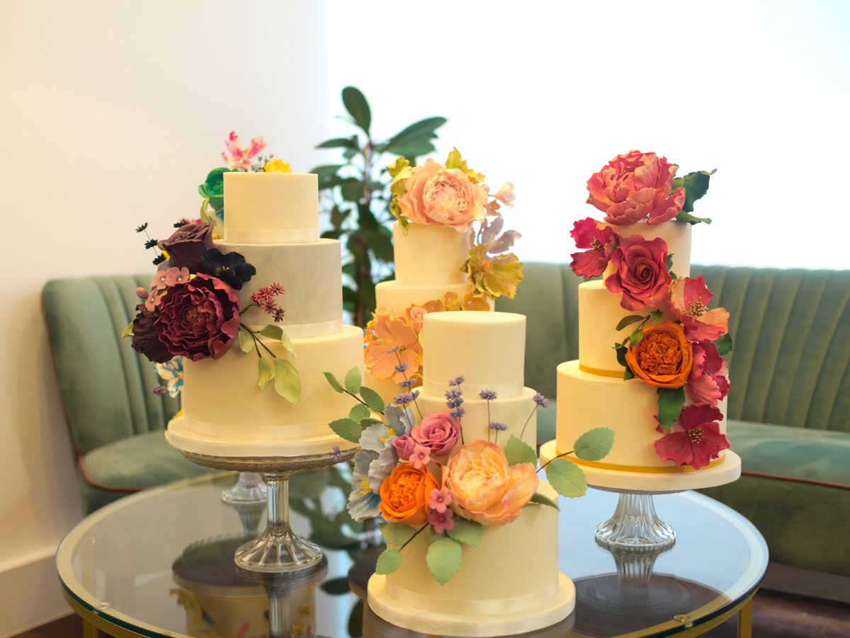 Look at these gorgeous and marvellously unique creations from Module 4: #Floral Tiered #Cake at Rosalind Miller Cake School.🌸

We're so proud of all the hard work, creativity and enthusiasm from our students! 🥣🍰👑

#cakeDay #SE4 #Brockley #bake