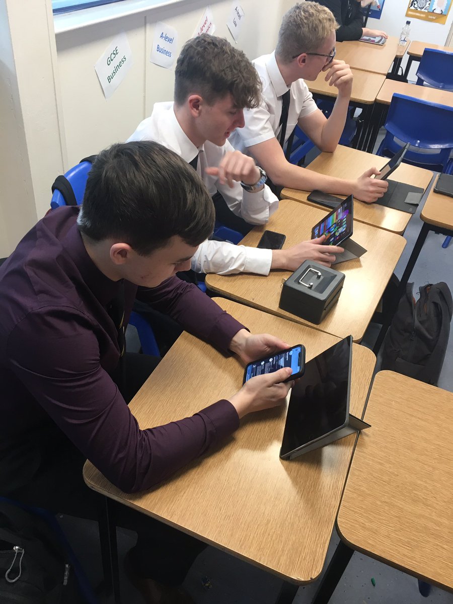 Synergyye1's tweet photo. Just working hard and getting the job done. Come on enterprise #youngenterprise #bournside #upcomingmillionaires #synergy #youngbusiness #WednesdayThoughts #innovation #Sustainability #StressAwarenessDay https://t.co/goGUxd7JJd