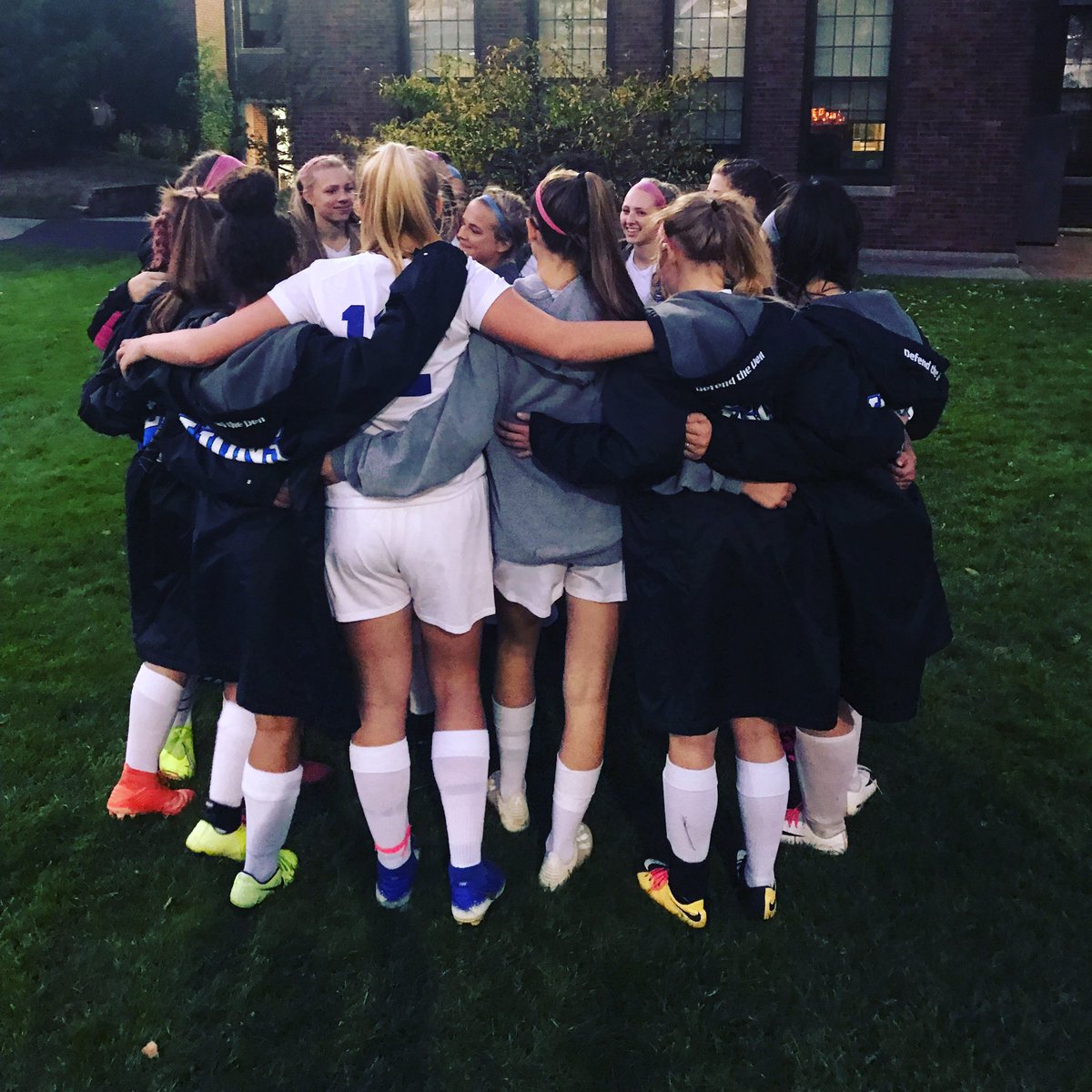 LCA_GVS's tweet photo. #SeniorDay Join us as we celebrate the Class of 2020 and host @brimmerathletic 3pm 
#NeverSettle #FinishStrong https://t.co/yr2QDSa8CW
