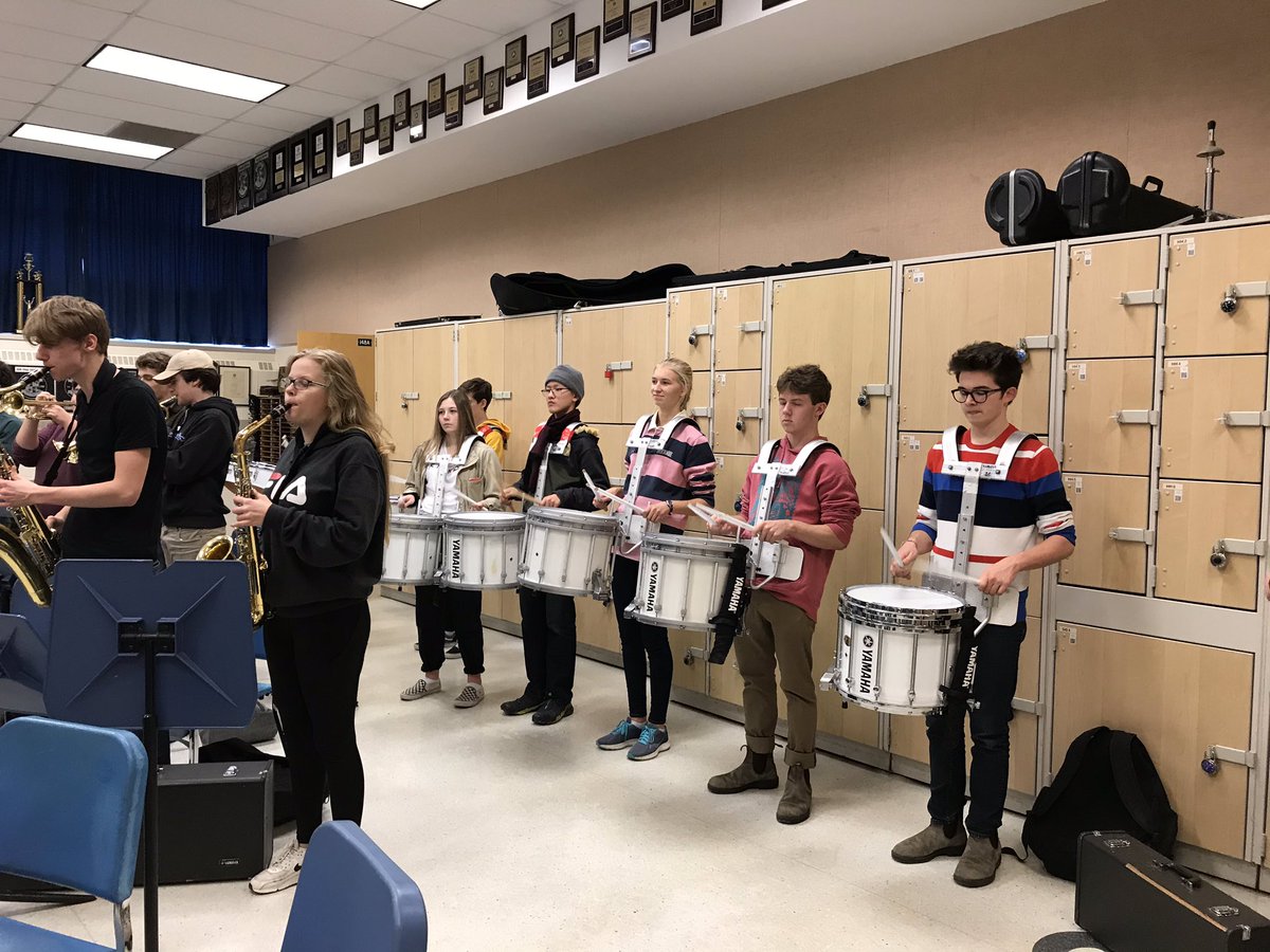 SCDSB_Schools's tweet image. Amazing talent @CCI_SCDSB! Their marching band is now practicing for the upcoming holiday season! 🥁🎷 Stay tuned for more from this visit on this week’s #SCDSBscoop episode coming this Thursday! 🎥