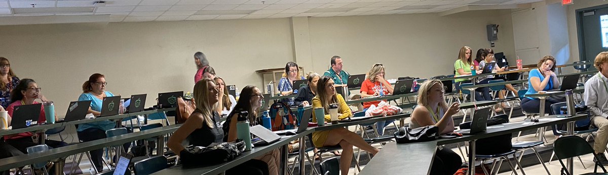 amylblowers's tweet photo. Thank you @delandbulldogs for hosting @VolusiaOnline today for our faculty meeting! @chapplevvs @MKestoryVCS @ChandaLarson and I shared some great information and we had tons of fun too!! #VOLforYou #TeamVOL https://t.co/yp7a3mlFym
