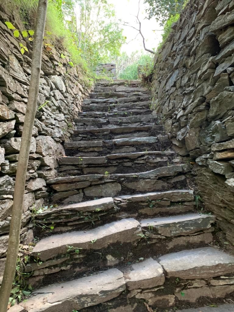 Cita_Bastia's tweet photo. [#BastiaOgniGhjornu] Le chemin du Guadellu a entamé sa réfection ! Relié au chemin du Fort Lacroix depuis la Résidence du Guadellu, il permettra aux Bastiais de redécouvrir notre passé agricole en profitant de nouvelles méthodes de mobilités. RDV en début d'année ! #GRITACCESS https://t.co/pSDikA2Pli