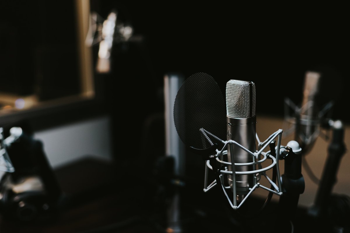 transQUER wird 14. Und zum Geburtstag gab es ein nagelneues #Podcast-Studio. Sie befassen sich mit dem Phänomen schon länger? So integrieren Sie das Trendmedium in Ihre #ContentStrategie: ow.ly/lMbm50x3BYh #ContentMarketing