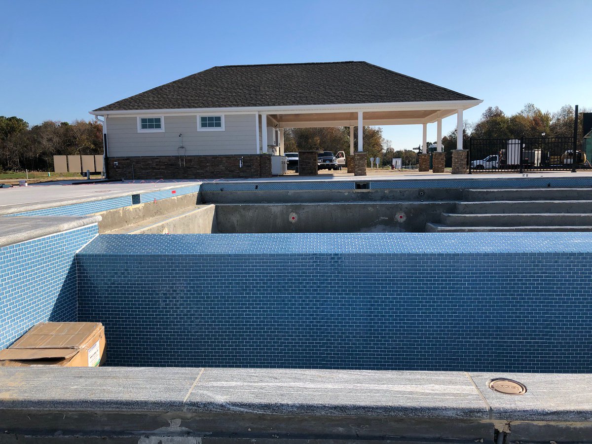 _BPConstruction's tweet image. Putting the finishing touches on an awesome infinity edge pool and pool house for JLAM in their Harbor Point development in Lewes.  This one's sure to be a crowd-pleaser in the summer of 2020 and beyond! #construction #clubhouseconstruction