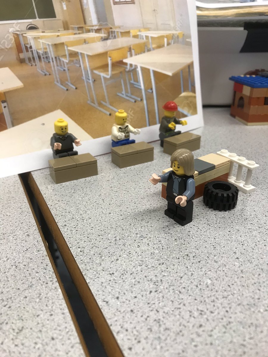 On met les touches finales pour le projet d’image par image! Prochaine étape... l’écriture de l’histoire et du script pour le cour d’anglais. #multidisciplinaire #4année <a href="/smbmerrickville/">SMB</a>