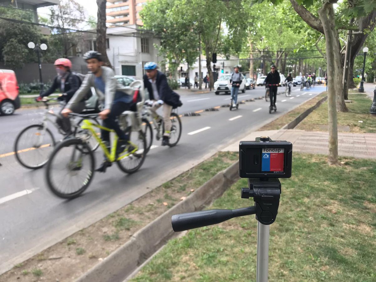 tomasechiburu's tweet photo. [ENCUESTA] Desde @CedeusChile estamos estudiando la crisis en el transporte público y su efecto en los patrones de movilidad en Santiago. Les pido responder esta encuesta: https://t.co/lYHikqko2d 
No tomará más de 5 min y aportarán información muy valiosa. Gracias. RT https://t.co/f3JM5XCeCA
