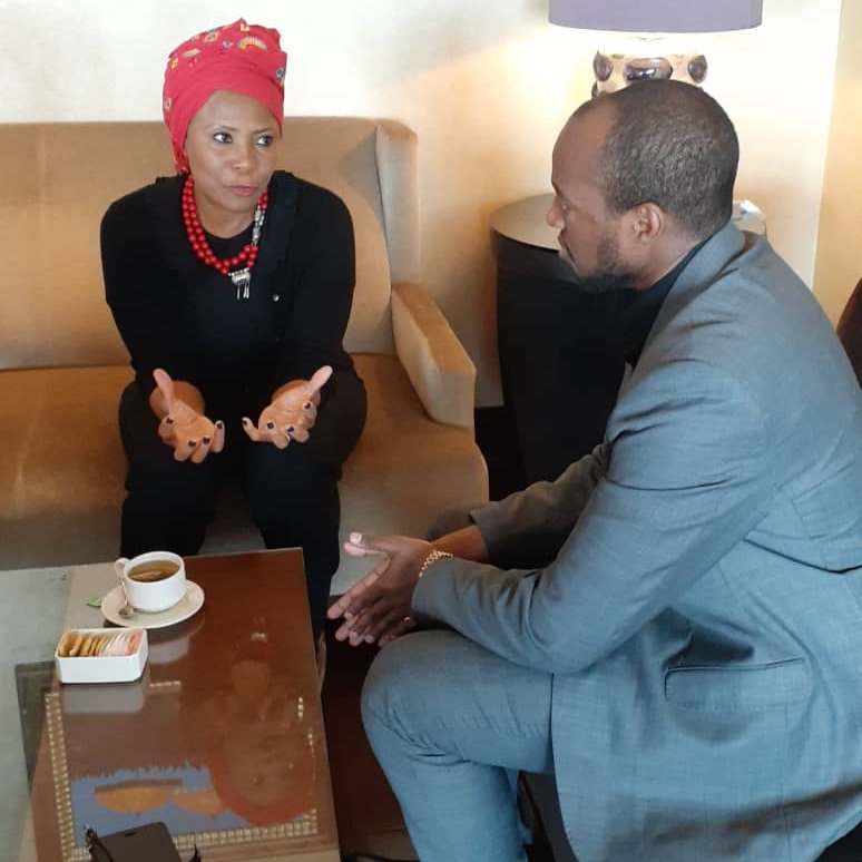 KingOyoOfficial's tweet image. I was pleased to meet @ahunnaeziakonwa, @UNDPAfrica Director at the #HighLevelDialogueGH in Accra, Ghana. Discussed and agreed to work together on #ClimateEmergency, #AfricanInfluencers4Development &amp;amp; #WorldMonarchsSummit2020. MOU between @UNDP &amp;amp; @toorokingdom will be signed soon.