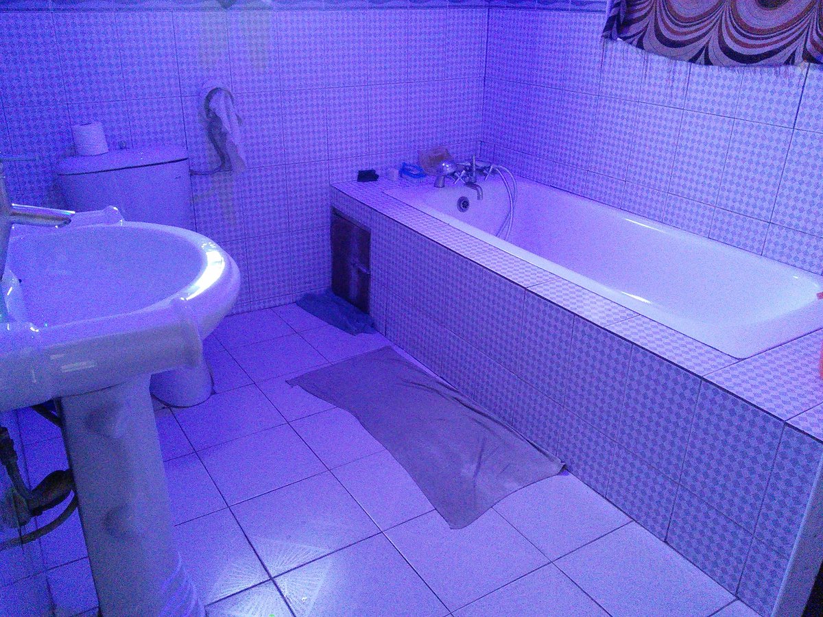 MukisaProperti1's tweet photo. OWN this #HOUSE at 350M (US$ 100,000)
- Located at NANSANA, 10km from #Kampala, Near tarmac
- 4 bedrooms, 2 garages, 2 balconies, library
- 4 Solar panels, power &amp;Water
- Easy access to city, Northern bypass &amp;Entebbe Express
Contact: 0706799099 (watsapp), 0708513636 
 #RealEstate https://t.co/8jKSBFfmk9