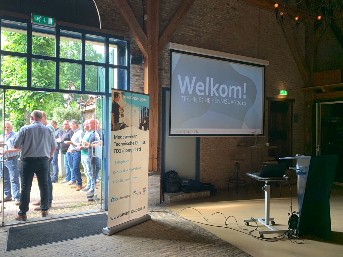 Voor <a href="/sportfondsennl/">Sportfondsen</a> volgde ik de jaarlijkse Technische Kennisdag voor technische medewerkers van zwembaden. Over de inhoud schreef ik - voor het vijfde jaar op rij - een inhoudelijk kennisartikel. Elk jaar weer een gave uitdaging om te doen!  #content #zwembaden #tech